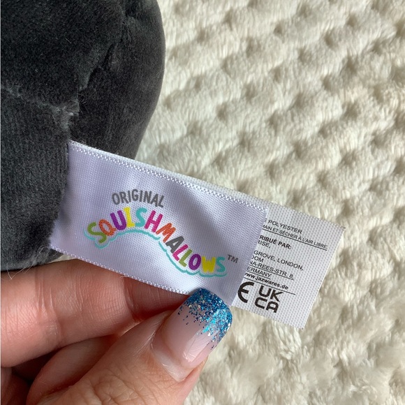 Squishmallow Luna Penguin in pink hat Stuffed animal plush toy - Picture 6 of 7